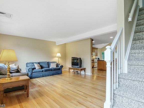 3rd image of 43 Dawson Dr
