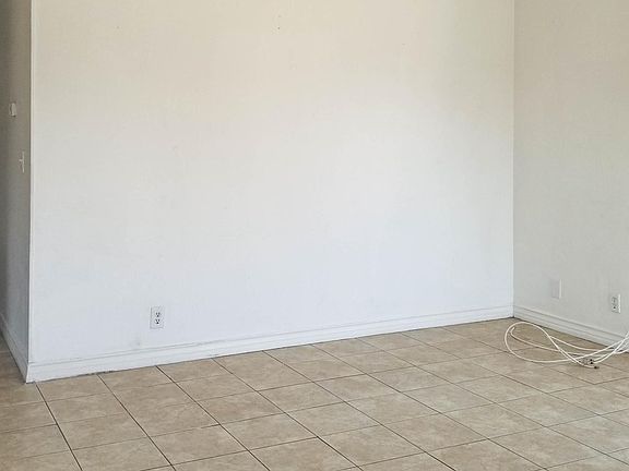 4th image of 645 Keenan Ave APT A