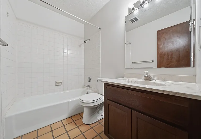 2825 N 47th St #4 — Photo 5