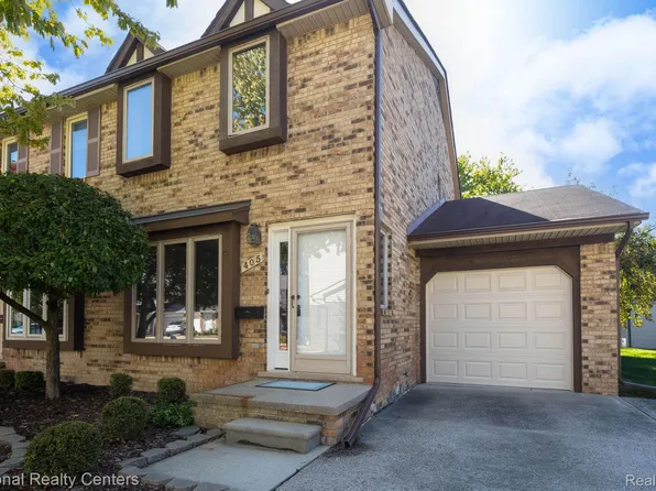405 Pineview Ct, Saint Clair Shores, MI 48081