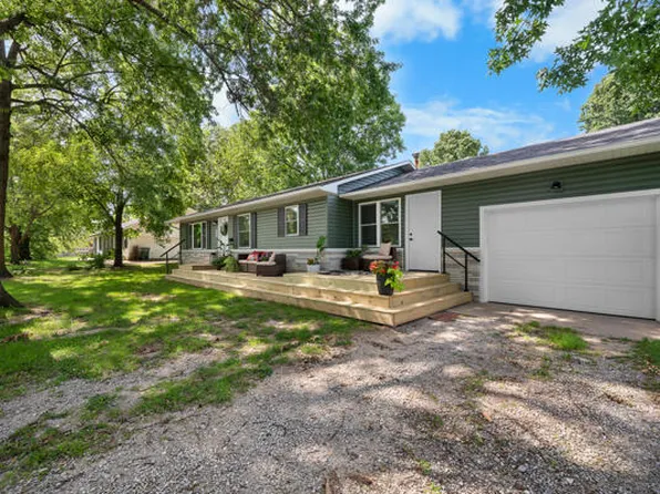 633 E Division Street, Bolivar, MO 65613