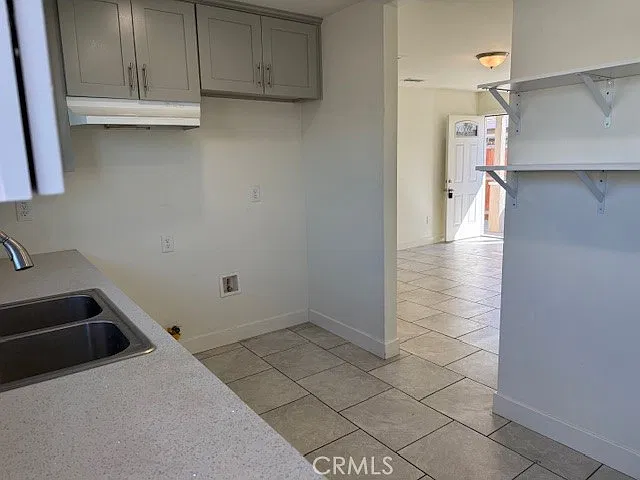 2 bed, 733 sqft, $2,550 — Photo 4