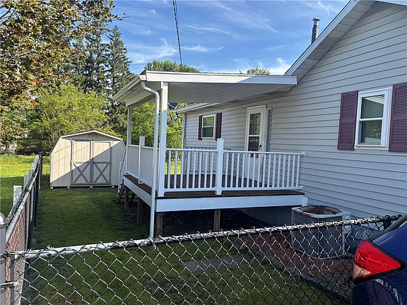 3rd image of 109 Paull St