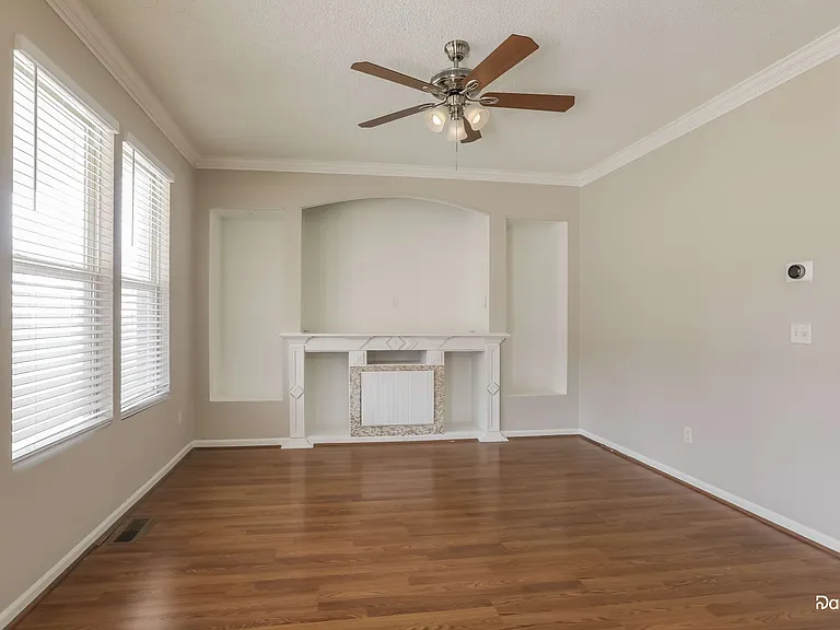 7908 N Lister Ave — Photo 6