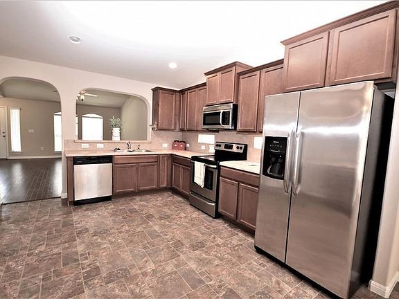 5th image of 1123 Badlands Dr