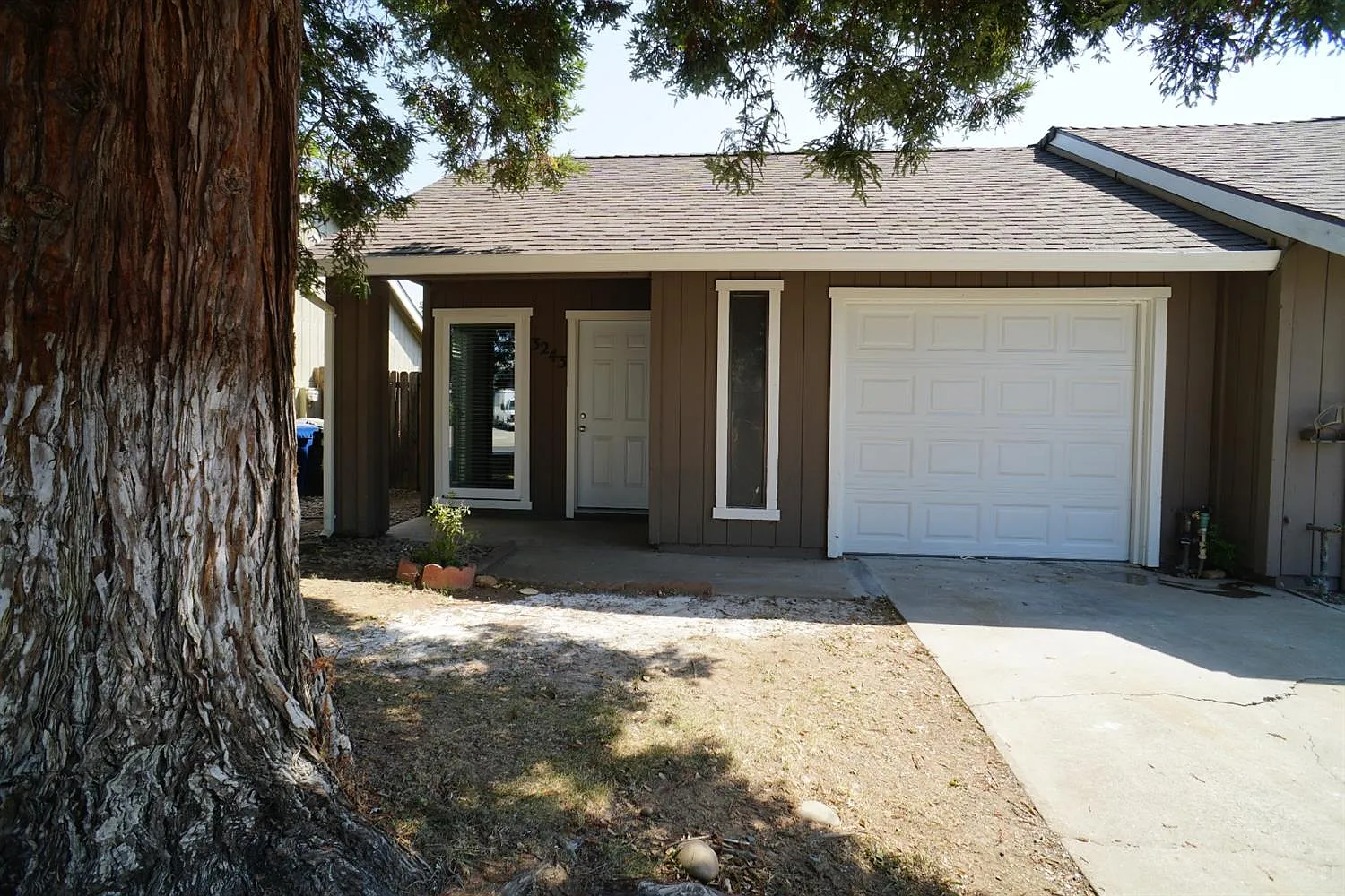 3243 Seal Ct photo 1