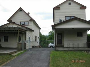 948 Lincoln St, Dickson City, PA