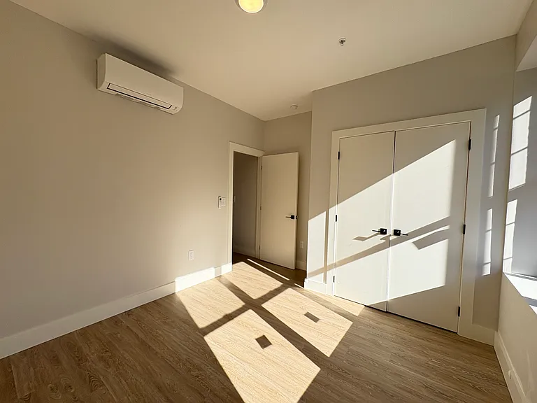 267 Martin Luther King Dr #4B — Photo 3