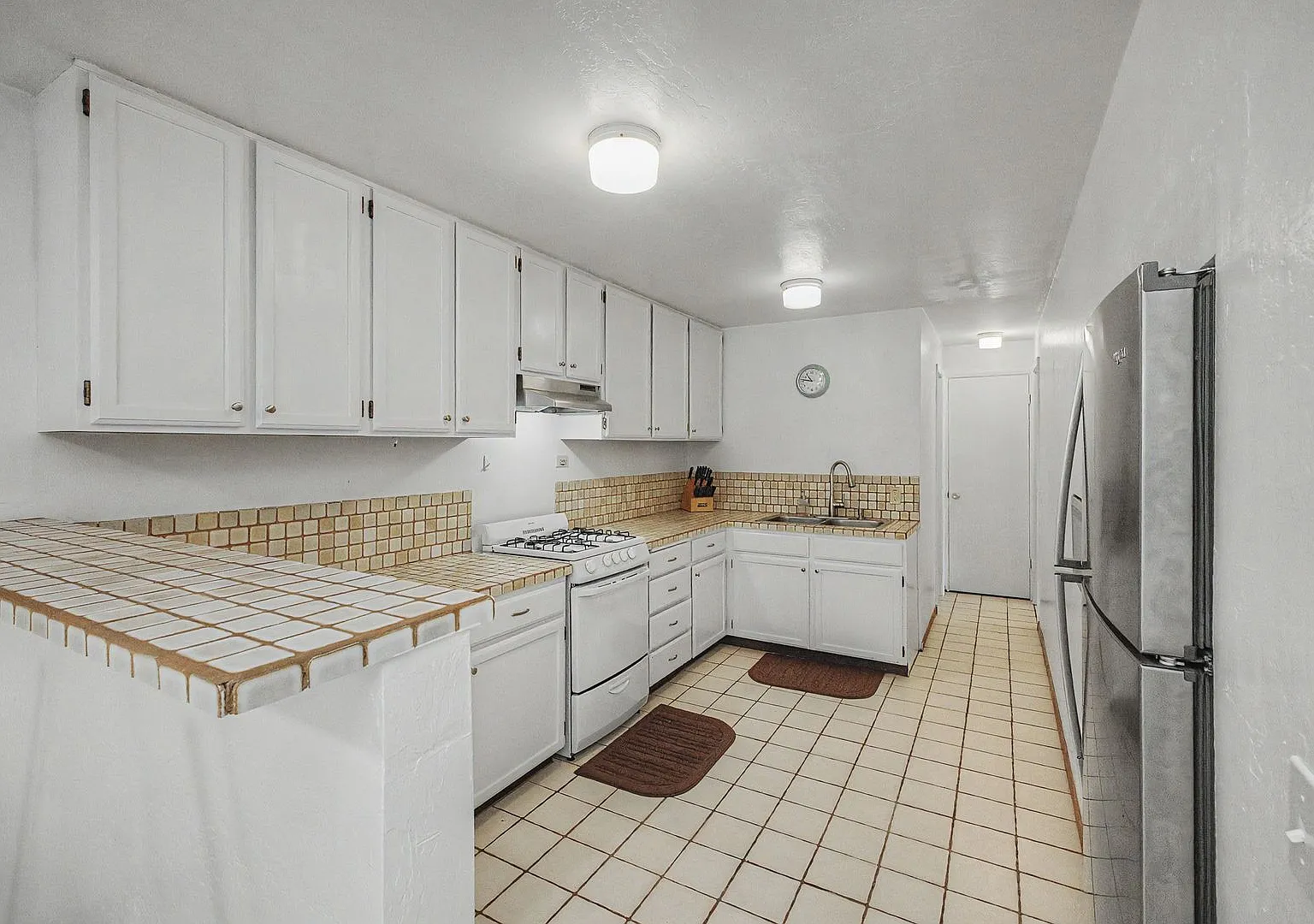 Sunny Carmel Valley Guest House (Lower Level of Main House) - 12 to 18 Month Lease - Available Now — Photo 1