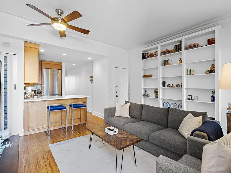 1214 Washington St #8 — Photo 4