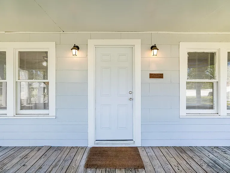 32 Grant St — Photo 4