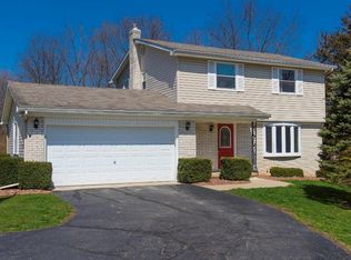 6081 Strawberry Lake Rd, Whitmore Lake, MI 48189