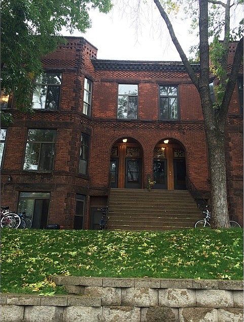 1st image of 225 8th Ave SE APT B