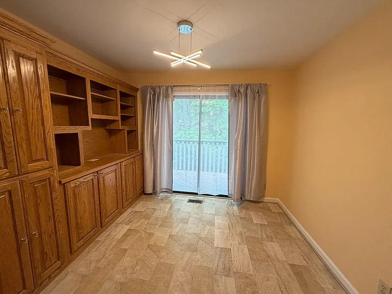 106 Montrose Dr — Photo 15