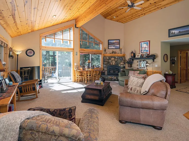 6605 McKinney Creek Rd — Photo 2