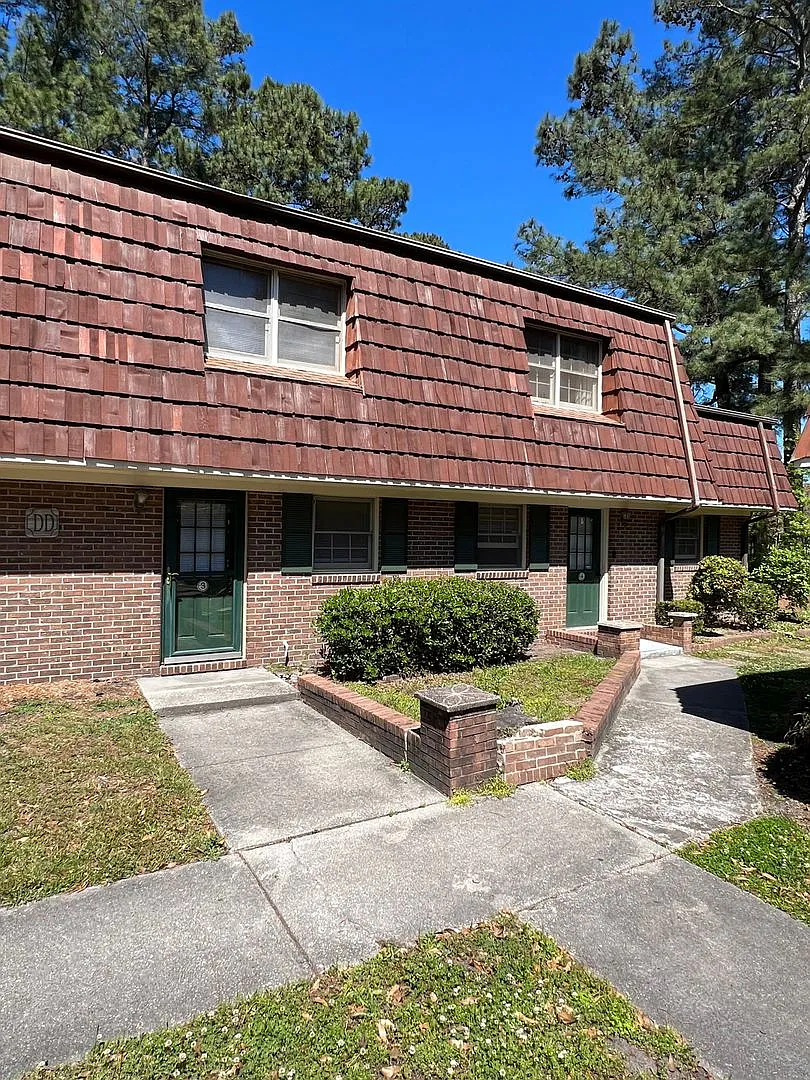 2 Bedroom/1.5 bathroom townhouse for rent $1,300 month — Photo 3