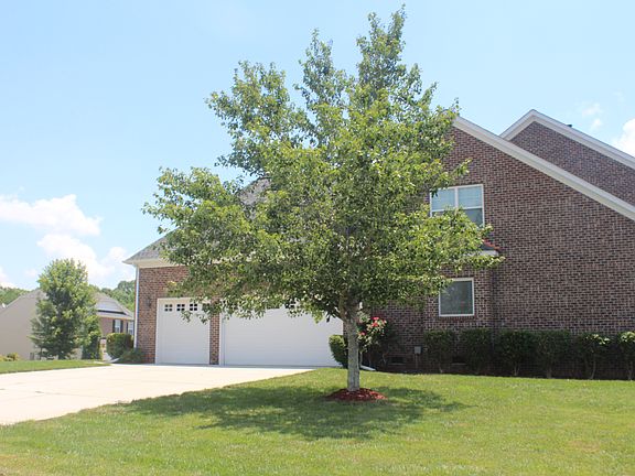 Side Load, 3 car garage