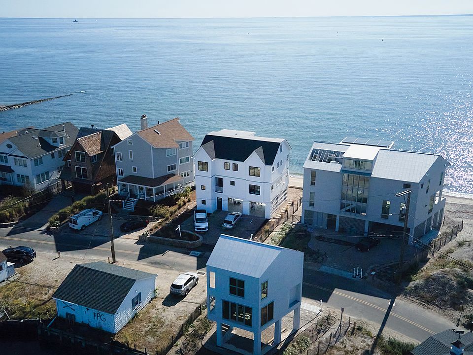 2101 Fairfield Beach Road
