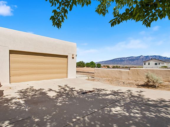 4th image of 6325 Del Carmen Dr NE