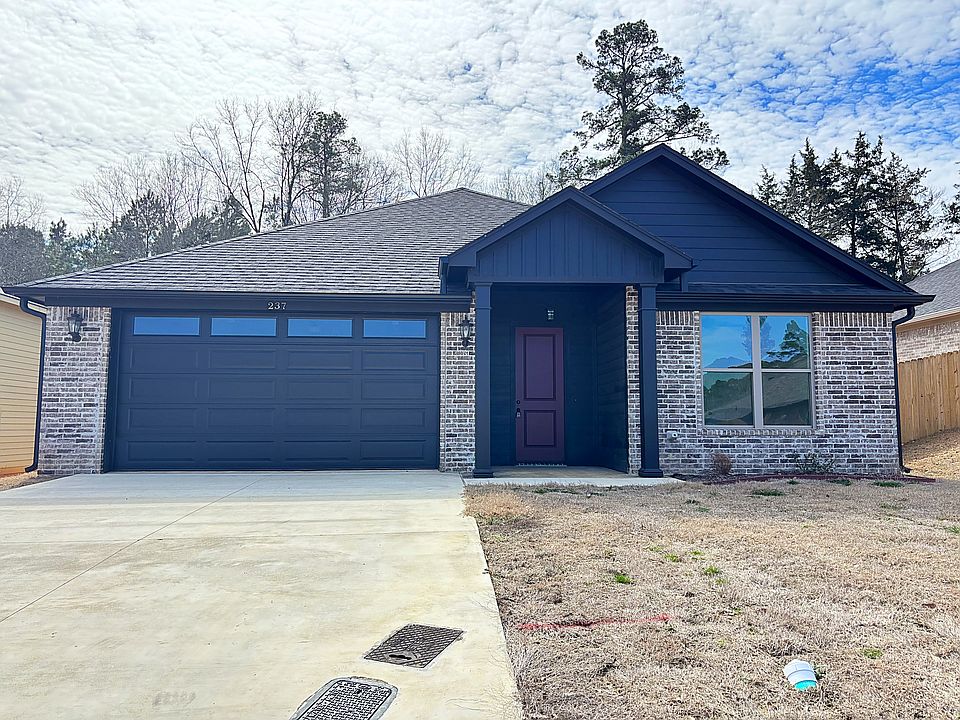1st image of 236 Oak Valley Dr