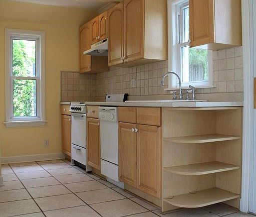 2nd image of 279A Nelson Ave