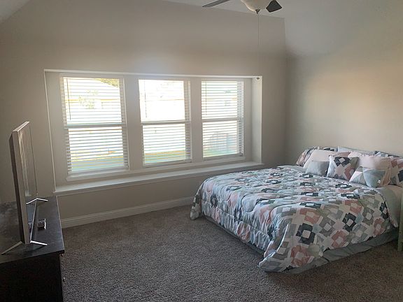 4th image of 12913 Hidden Oak Way