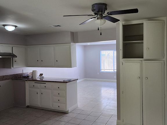 4th image of 4752 Canoga St APT 3