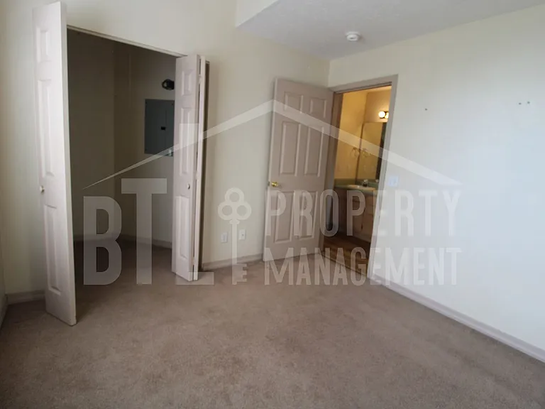 540 Abby Ln #8 — Photo 7