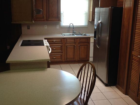 5th image of 1749 Horton Dr