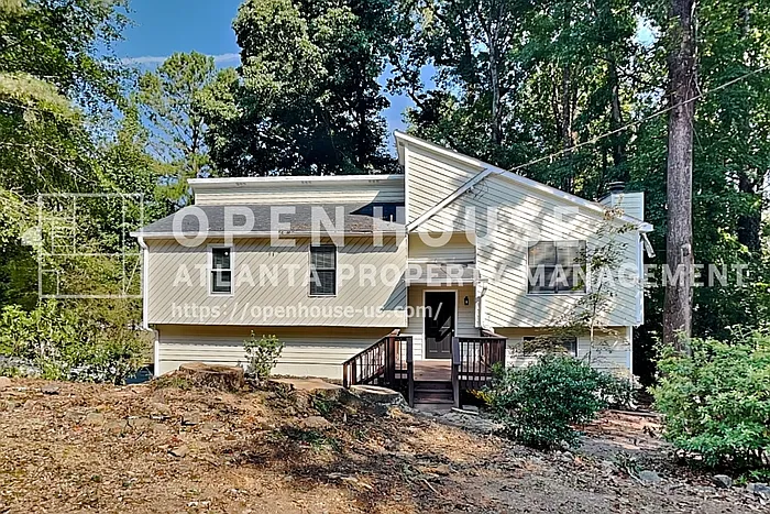 3 bed, 2.0 bath, 2026 sqft, $2,400 — Photo 1