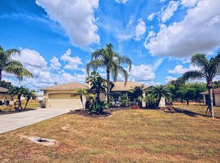 855 Rue Labeau Cir, Fort Myers, FL 33913