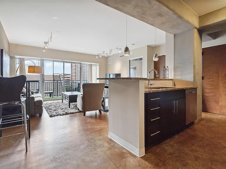 800 Brazos St #803 — Photo 7