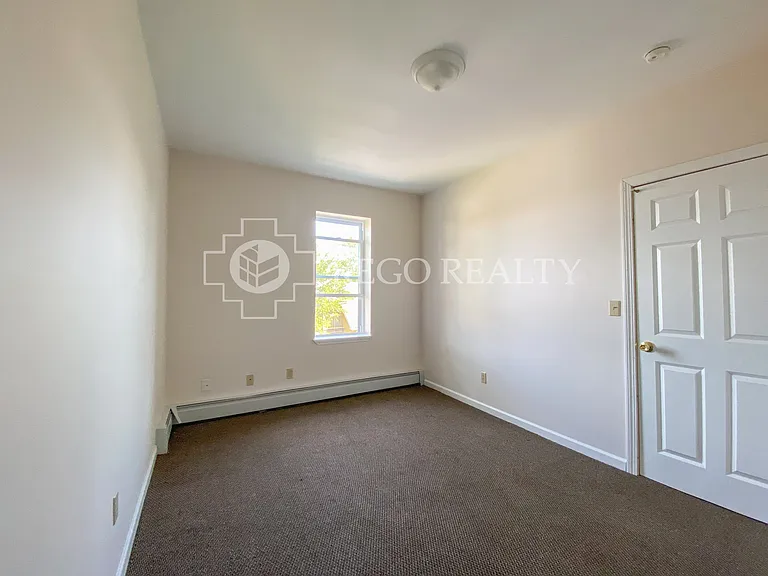 162 Ward St #303 — Photo 11