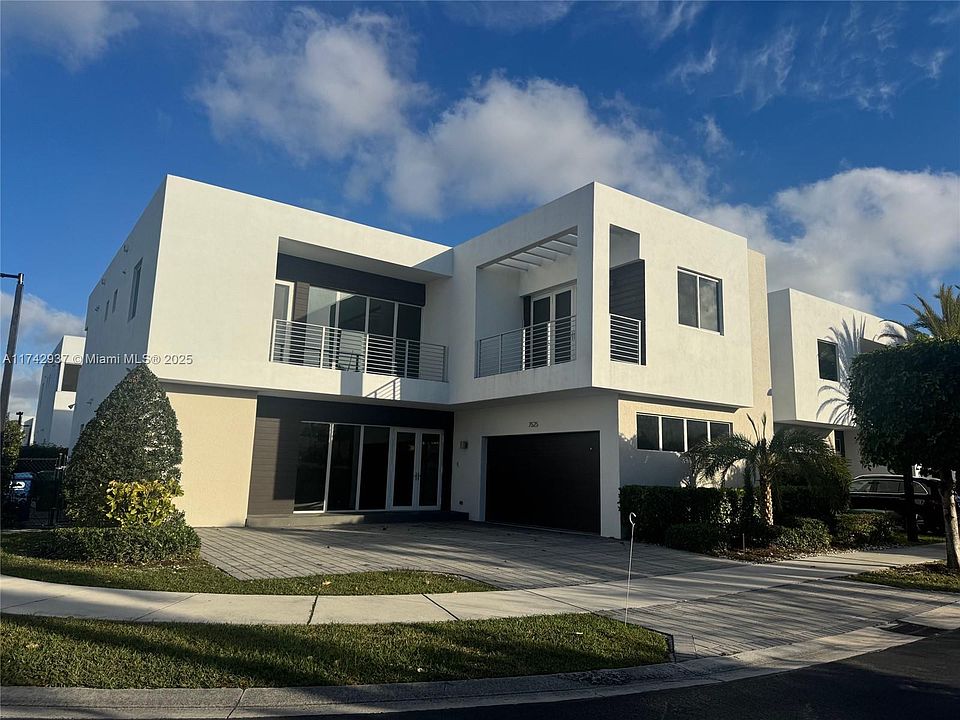 1st image of 7525 NW 101st Pl
