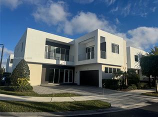 7525 NW 101st Pl, Doral, FL 33178