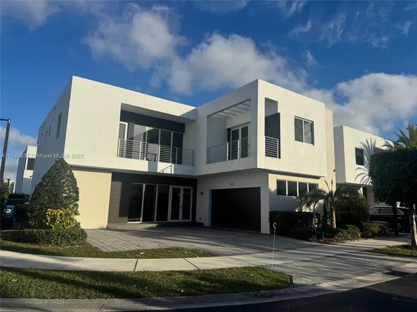 7525 NW 101st Pl, Doral, FL 33178