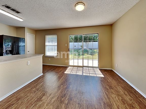 4th image of 320 Bob White Dr