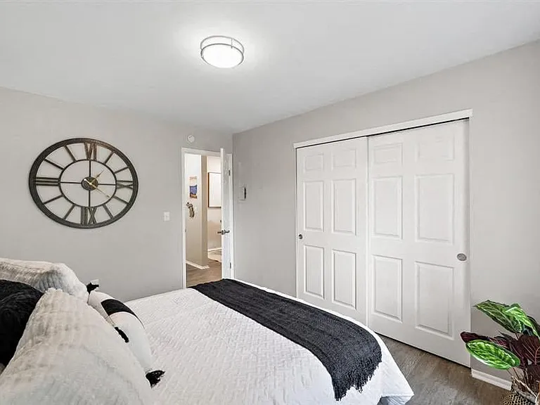 Residences at Grand Blanc Apartments - Grand Blanc, MI — Photo 22