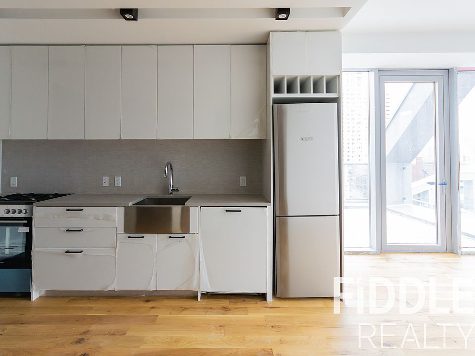 1st image of 42-22 27th St #906