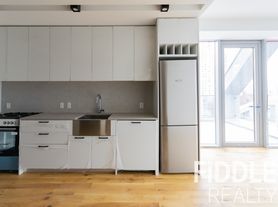 42-22 27th St