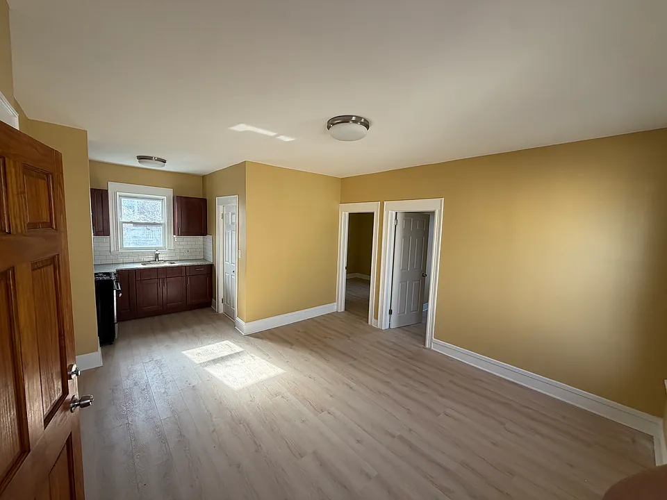 123 Pacific Ave #2