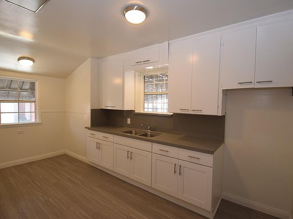 4th image of 800 W Madison Ave