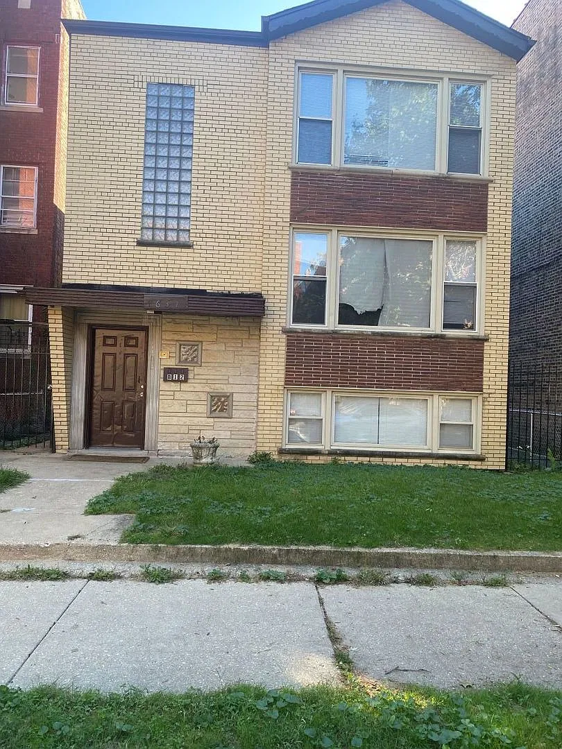 3 bed, 1280 sqft, $1,800 — Photo 1