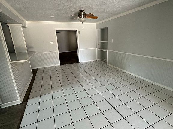 5th image of 3142 Columbia Dr