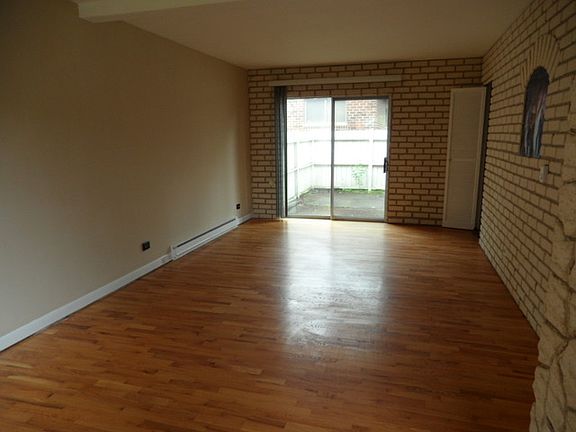 3rd image of 18W161 Standish Ln #161