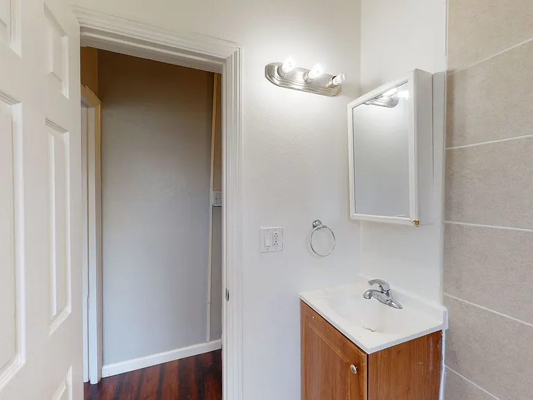 5452 Bancroft Ave — Photo 25