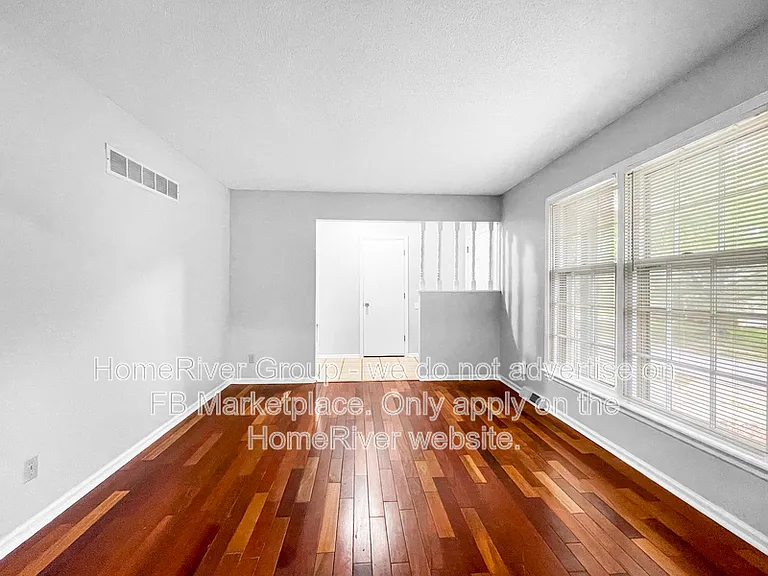 12733 Oakland Ave — Photo 6