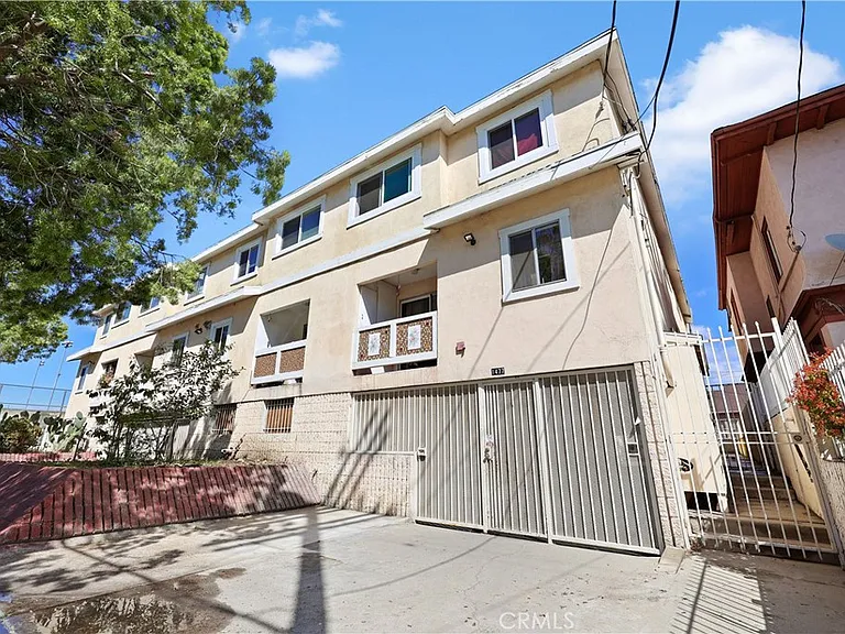 1477 W 20th St #7 — Photo 29