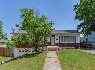 127 N Pioneer Ave, Shavertown, PA 18708