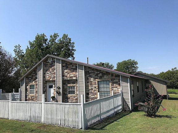 2nd image of 327 Sidney